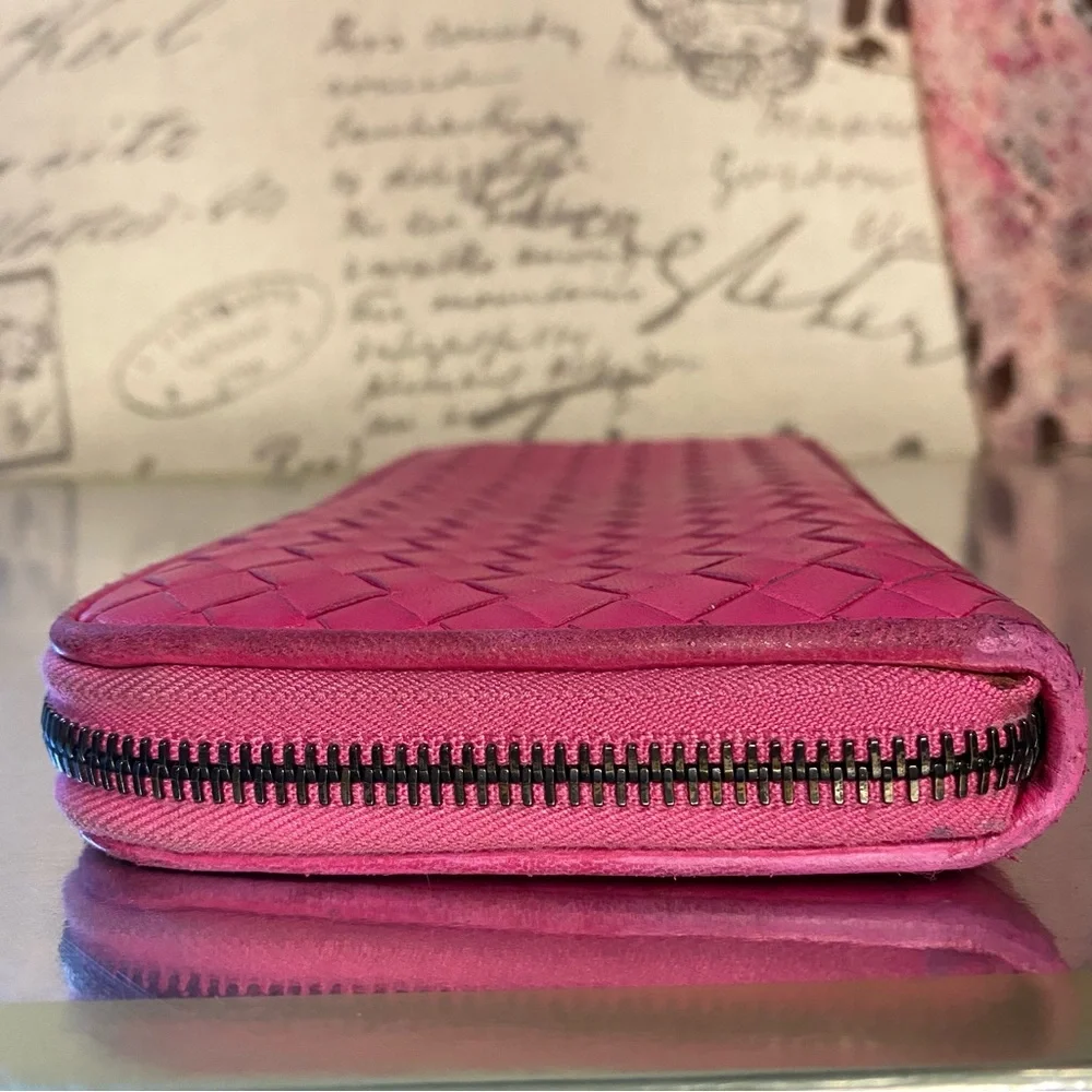 EUC Bottega Veneta Lambskin Intrecciato Long Round Zipper Wallet - Picture 9 of 14